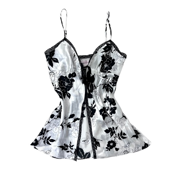 Victoria’s Secret White Satin Floral Babydoll - Picture 4 of 6